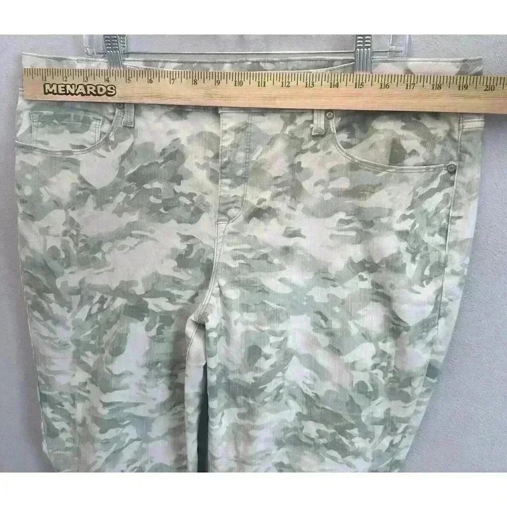 Code Bleu Jeans Women's Sz 18W Wonderland Skinny Ankle Crop Green Camo Denim - Picture 3 of 8